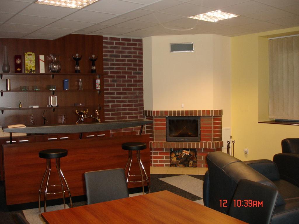 Sporthotel Vestec Exteriör bild